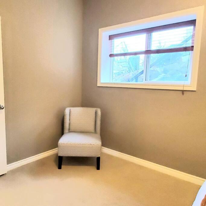 Private 2 Bedrooms Suite Near Hwy 1, Cultus Lake, Heritage Park, Fishing, Coliseum Chilliwack Eksteriør bilde