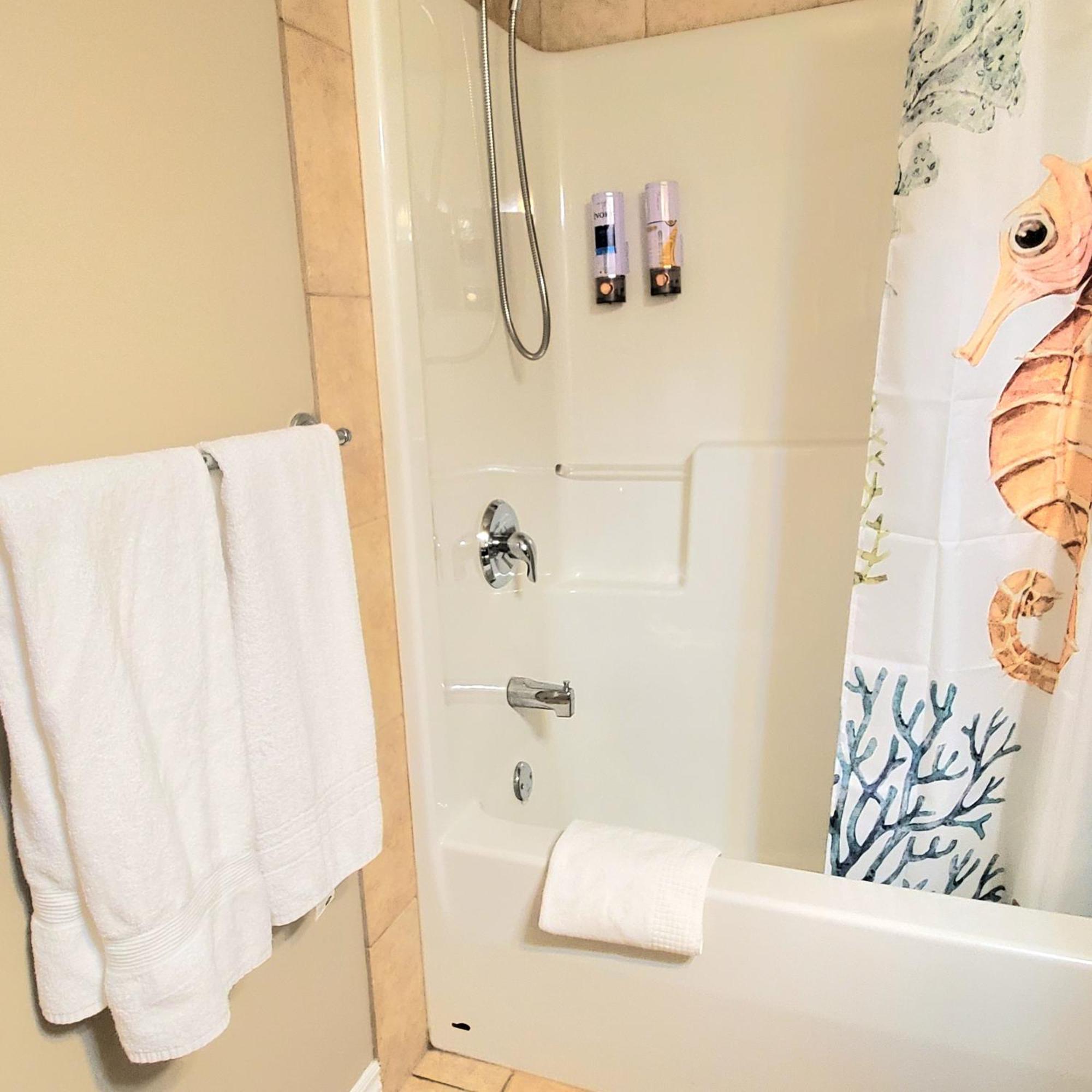 Private 2 Bedrooms Suite Near Hwy 1, Cultus Lake, Heritage Park, Fishing, Coliseum Chilliwack Rom bilde